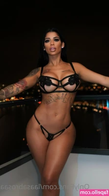 Sabrina Sabrosa [ sabrina-sabrosa ] - Who else loves my ass?!!!