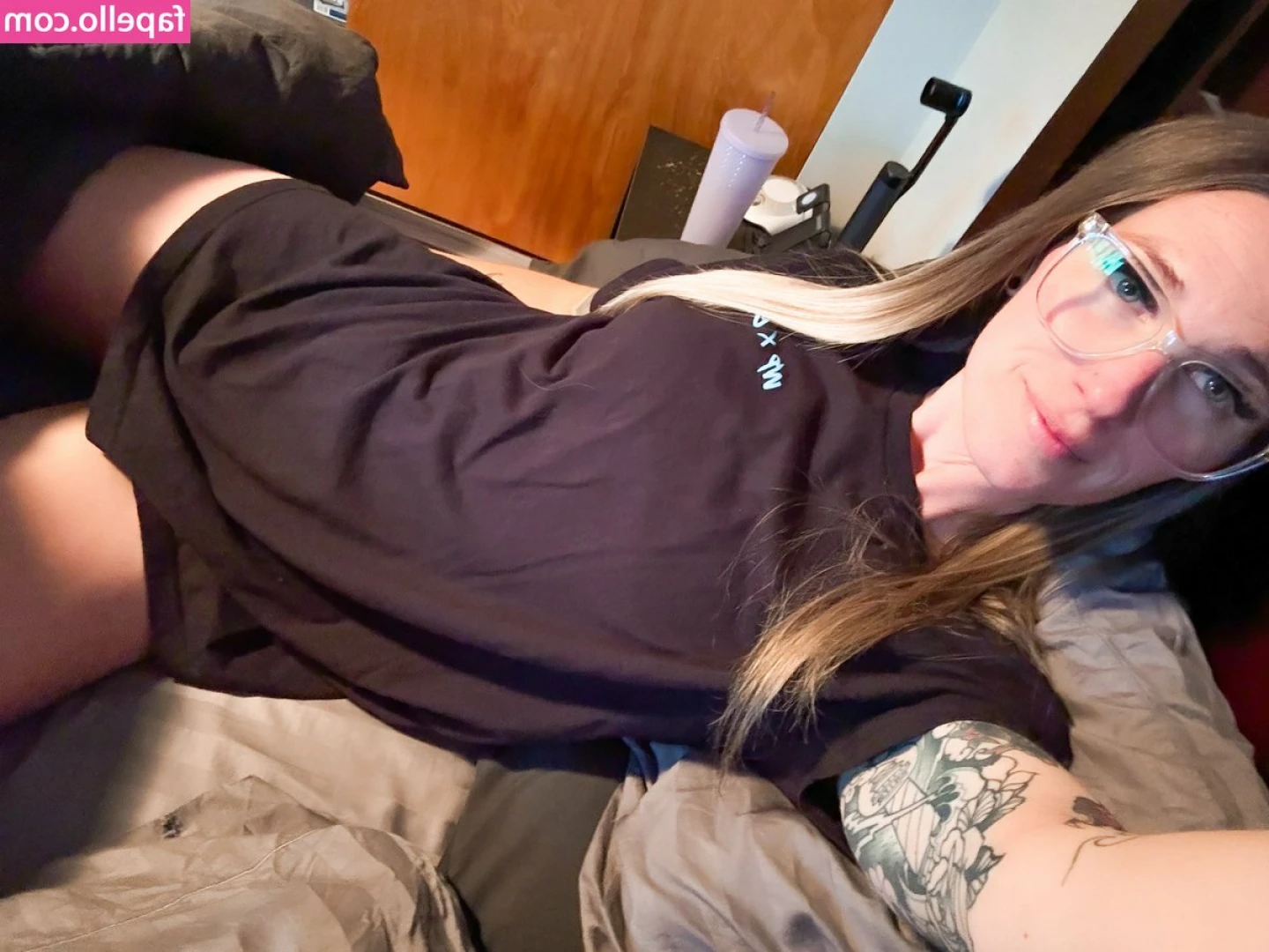 Nurse Ashley 406 [ nurse-ashley-406 ] - Does anyone want to drink my cum?