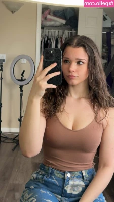 Nikki Woods [ nikki-woods-47 ] - Wetttt... 💦💦💦 FULL FRONTAL Sunday 🍆🍆🍆  Shot by