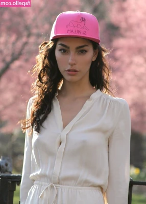 Adrianne Ho [ adrianne-ho ] - Kitty 😍😍😍 @kittydmarie