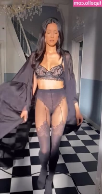 Rebecca Mir [ rebecca-mir ] - Waiting for you at home like.....