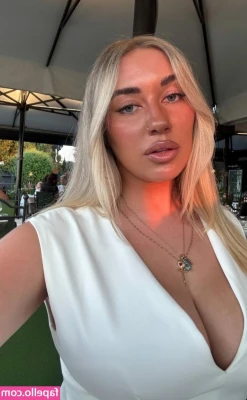 chloemoriondo - Soles and white cotton panties 🤍