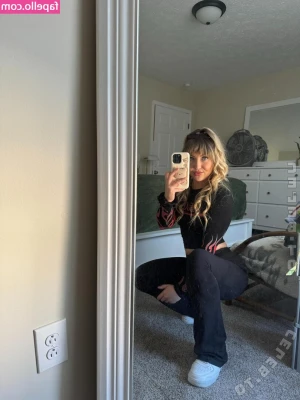 Hollie Rae [ hollie-rae ] - Come here and play with my tits baby 💦  dm me for this full Oil