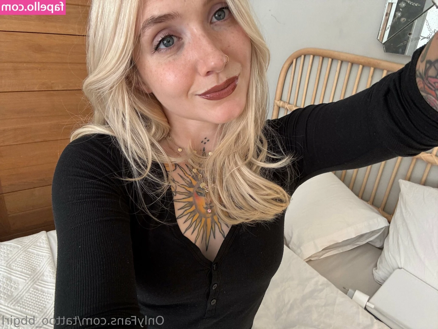 tattoo_bbgirl [ tattoo-bbgirl ] - Me ayudarías con 3 dólares Necesito comprarme tenis Y por más que