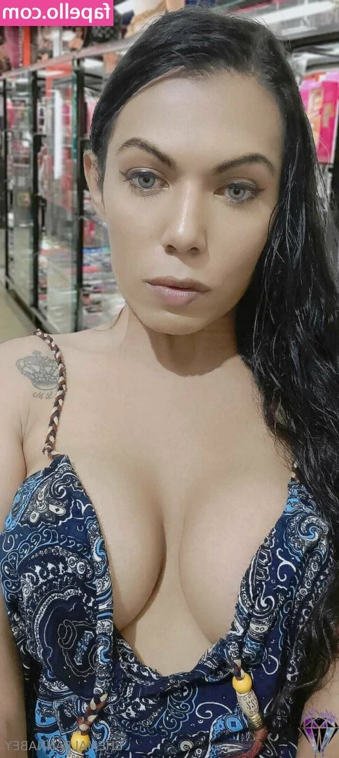 shemaleannabey - Going live in 2 hours y all don t wanna miss this