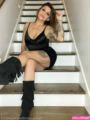 thekinkywitch1 [ thekinkywitch1-2 ] - Nails doneeeee what should i film first? 😈🍆