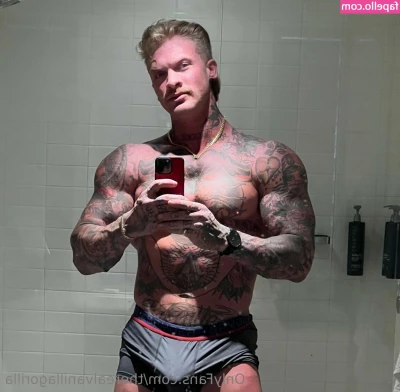 therealvanillagorilla - I know your lips want me badly  So  do come and tell me that  I m