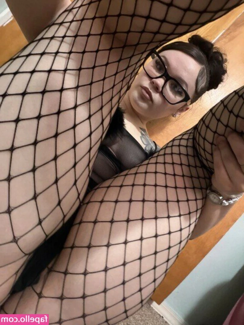 X0jaii - Follow us sissy and let’s begin your training @sofiamariexx1