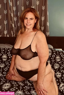 hipsandcurves75 - Who is naughtier the moms or the