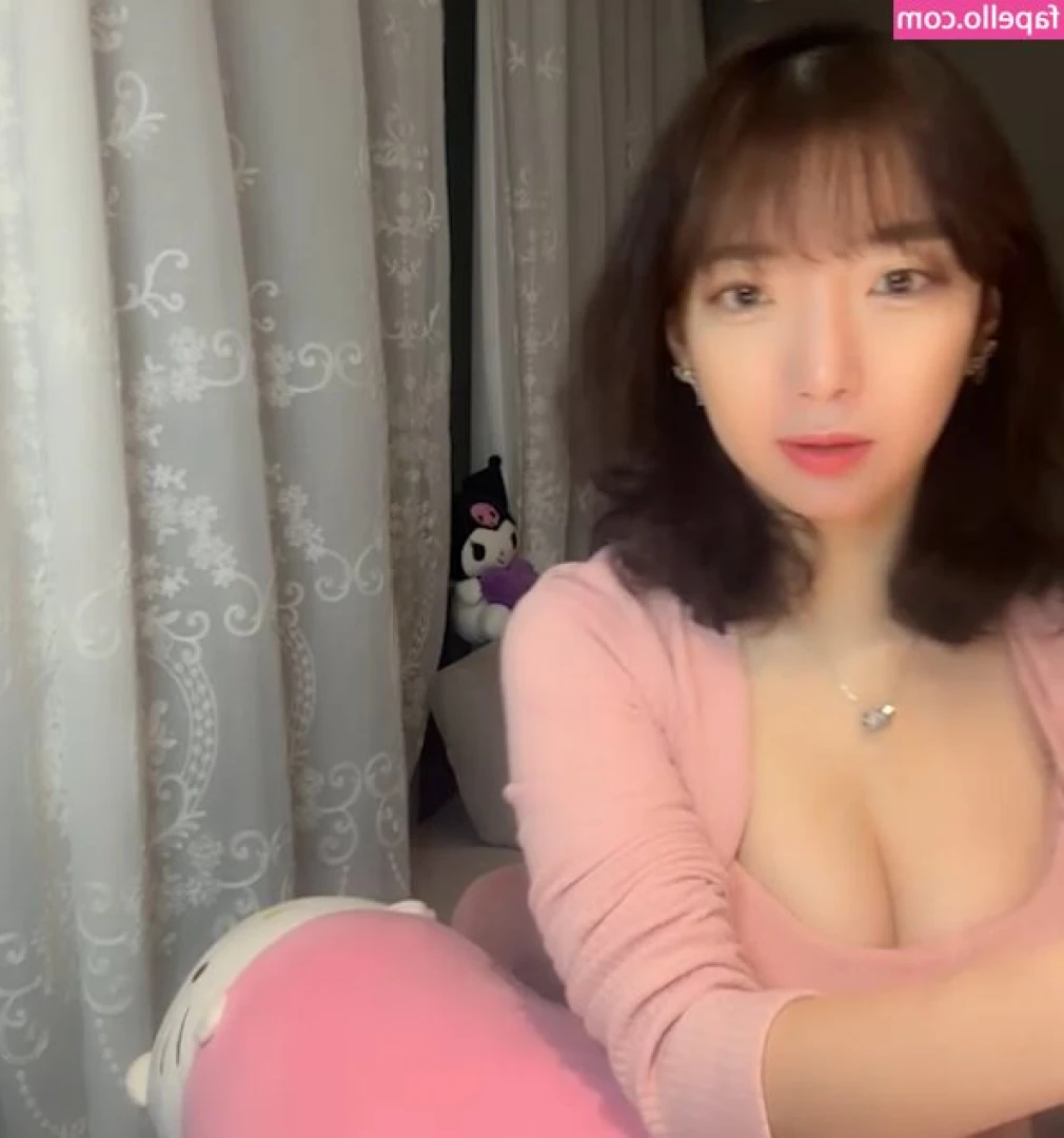 Kleezzz 민민2 [ kleezzz-2 ] - My sub having a quick dress up in his sisters clothes while the