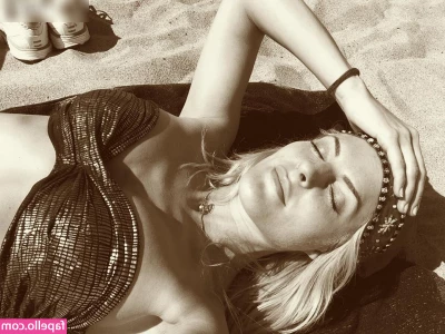 Sandy Mölling [ sandy-mlling ] - Gooooooood morning gorgeous people  Monday again and ive woken up