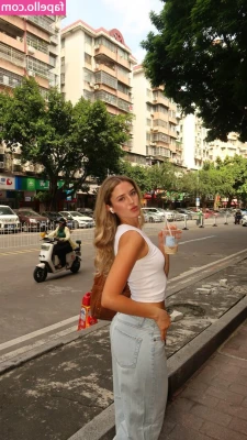Julia Helena [ julia-helena ] - It's honestly so crazy having like tripled in size in the last year