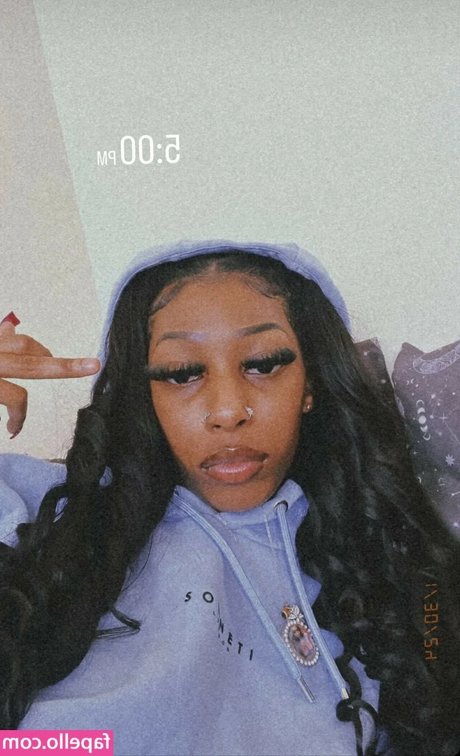 Prettylilvibesz - Get fuckin stupid on plastic puss bro
