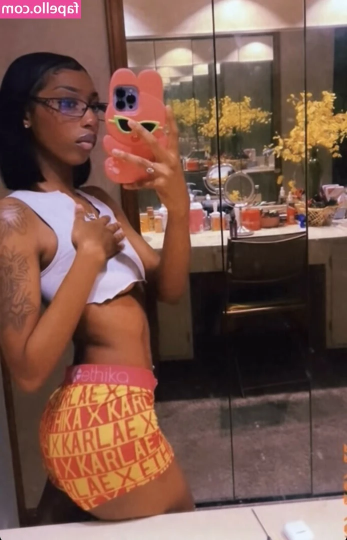 Prettylilvibesz - Shower with me ?💦