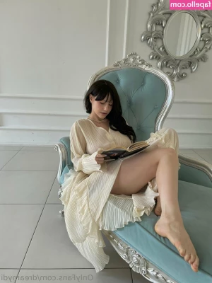Dreamydi - Get a free genital rate or sexting session today! Details are in your