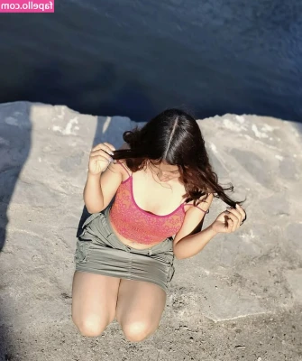 Sarai contreras [ sarai-contreras ] - ❄️ SNOW HO ❄️   I’m back guys and with a super naughty icy