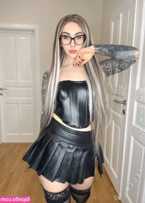 Goddess Zara [ goddess-zara ] - Wanna see uncensored? 🔞😈 Sub to my Premium Onlyfans! Click