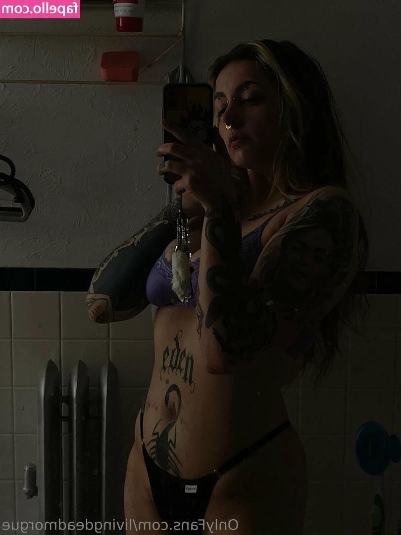 Livingdeadmorgue - Good night    Everyone who has rebill on received closed photos of my