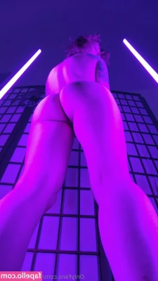 Arwen Datnoid [ arwen-datnoid-6 ] - Cuff me?🥰😈