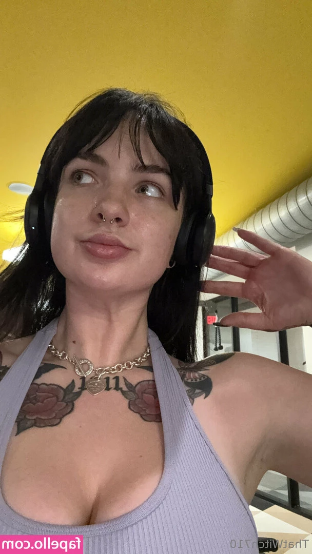 thatwitch710 - isn t she the prettiest