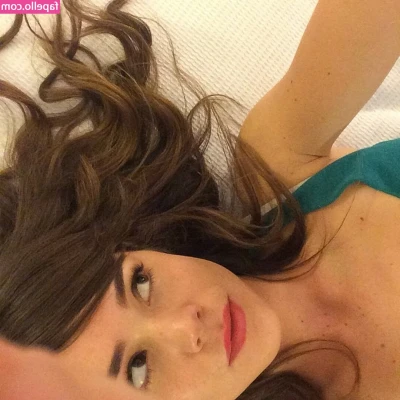 Camila Sodi [ camila-sodi ] - Aquí descansando casual 🤭🤭🤭