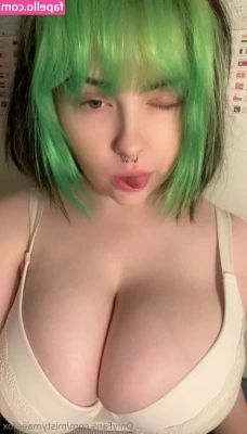mistymaeefox - Still not feeling great, but my cheeks say hellloooo 🥲