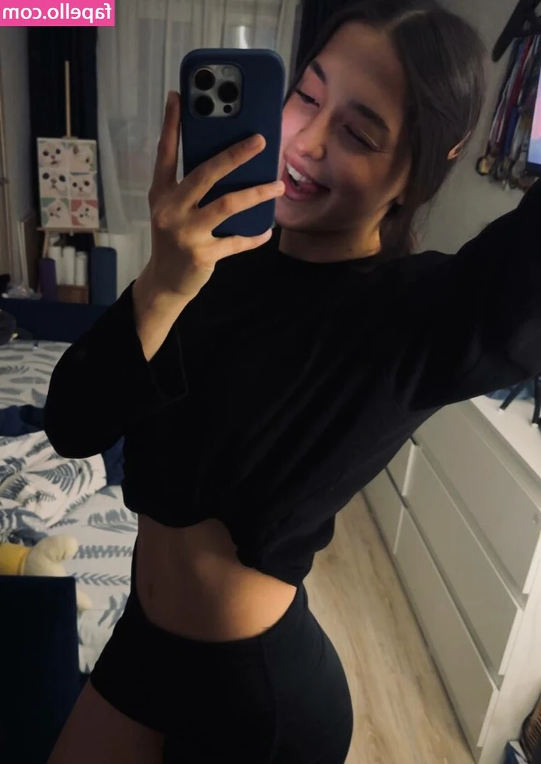 sabrina_tsyplyagina [ sabrina-tsyplyagina ] - Dr Marilyn Monroe Is Gold