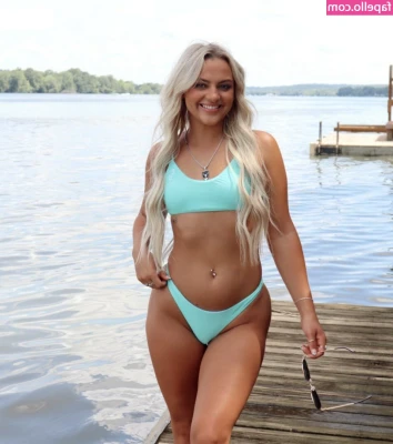 Jayleedeweese - I'm if Robin & Raven fucked... also in a poly relationship