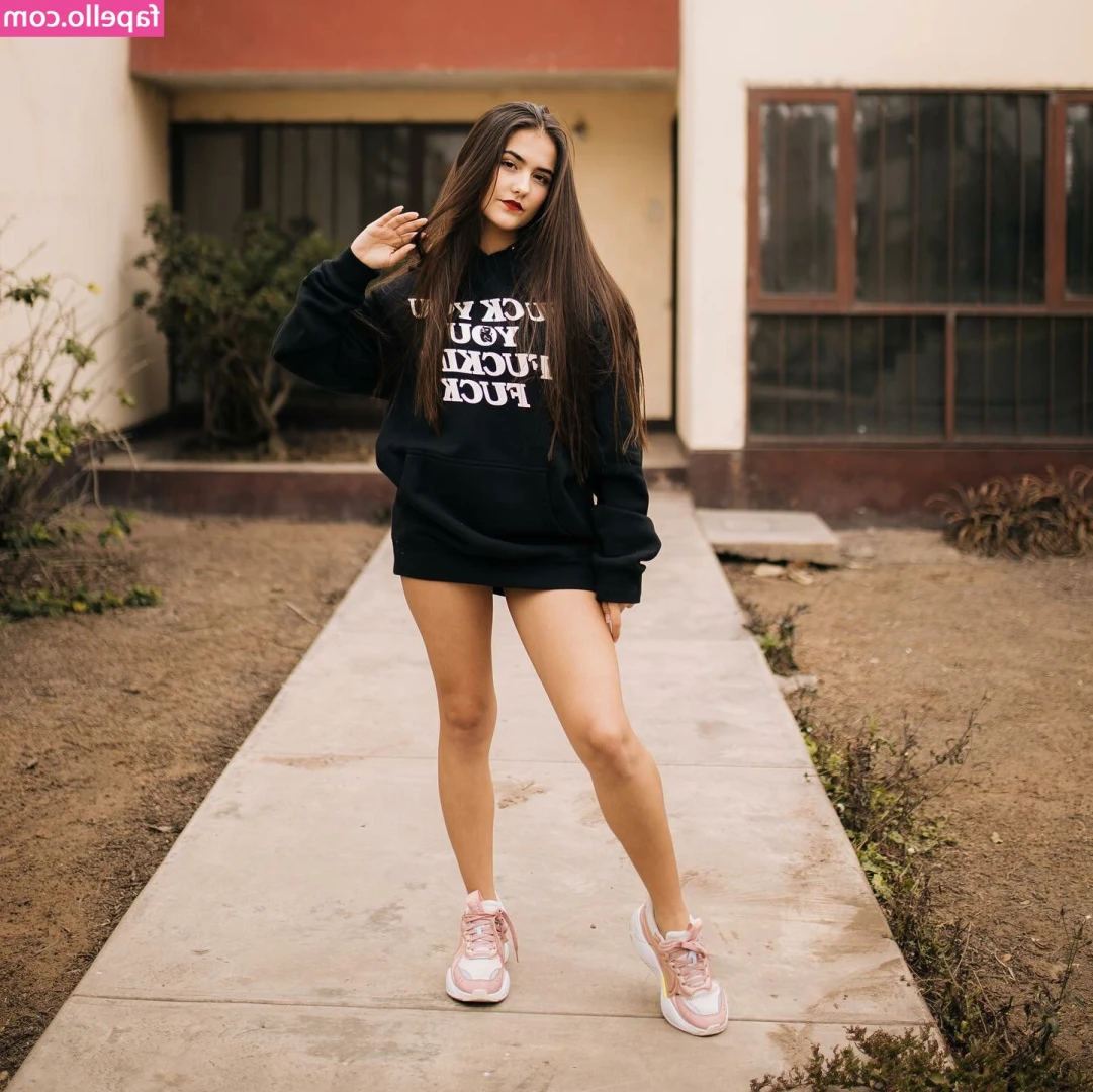 Merly Morello [ merly-morello ] - Get over here and lick my dirty feet :P