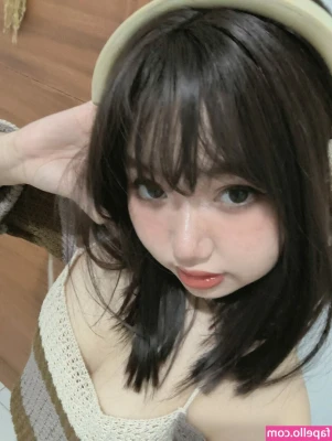 Mizaki Levi [ mizaki-levi ] - Good morning and happy Sunday 💖 I’m naked and about to hop in