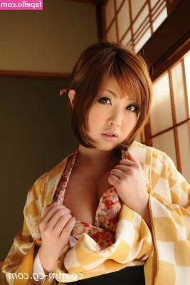 Hamasaki Rio [ hamasaki-rio ] - Still in bed… I bet the last pic will drive you wild😘