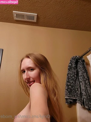 thebunnyiris - Dangle my tits in your mouth