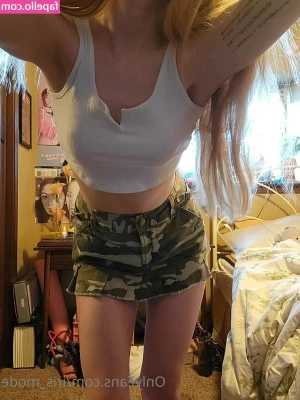 thebunnyiris - felt pretty today
