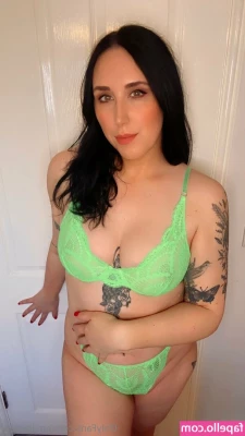 emiliacrow - Want it as badly as I do, don’tcha?
