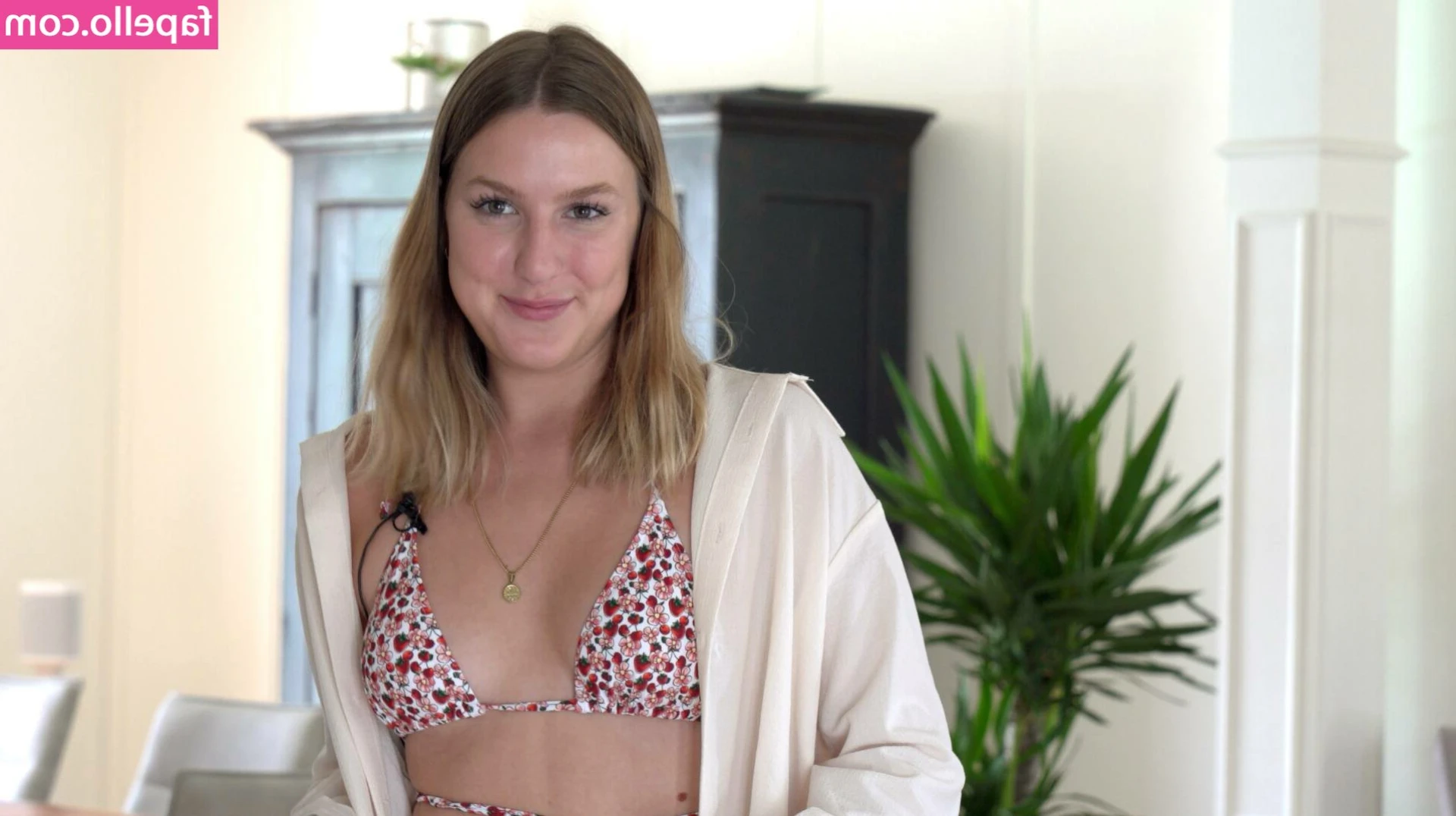 Pascale Deblois [ pascale-deblois ] - Welcome to my room🤪 . Which one is going to make you nut tonight?