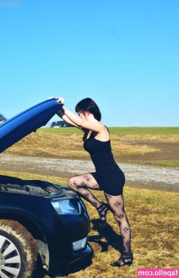 Its_anny28 [ its-anny28 ] - Would you like to read my book,hun?😉💦