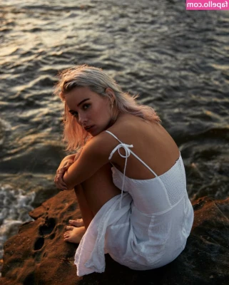 Elle Chapman [ elle-chapman ] - The longer I'm single, the pickier I get. One wrong move and you're