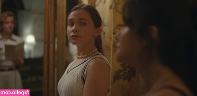 Cailee Spaeny [ cailee-spaeny ] - Name your top 5 on Netflix ⬇️🥰