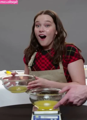 Cailee Spaeny [ cailee-spaeny ] - How bad you like my body from 1 to 10? 💦