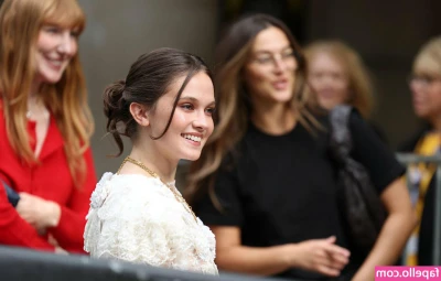 Cailee Spaeny [ cailee-spaeny ] - Scroll down to June 24 (5 days ago) and the cumshot pic! I found the