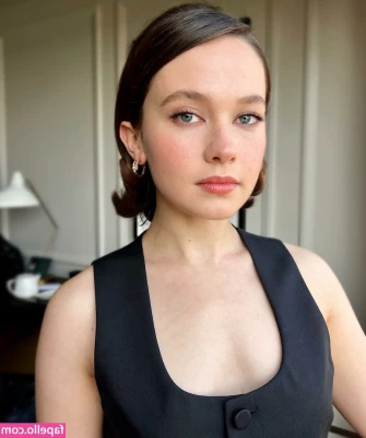Cailee Spaeny [ cailee-spaeny ] - A little teas me on this sinful Sunday