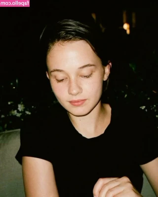 Cailee Spaeny [ cailee-spaeny ] - Jerk away  and feel so fucking good