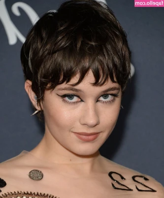Cailee Spaeny [ cailee-spaeny ] - Let me sit on your face !