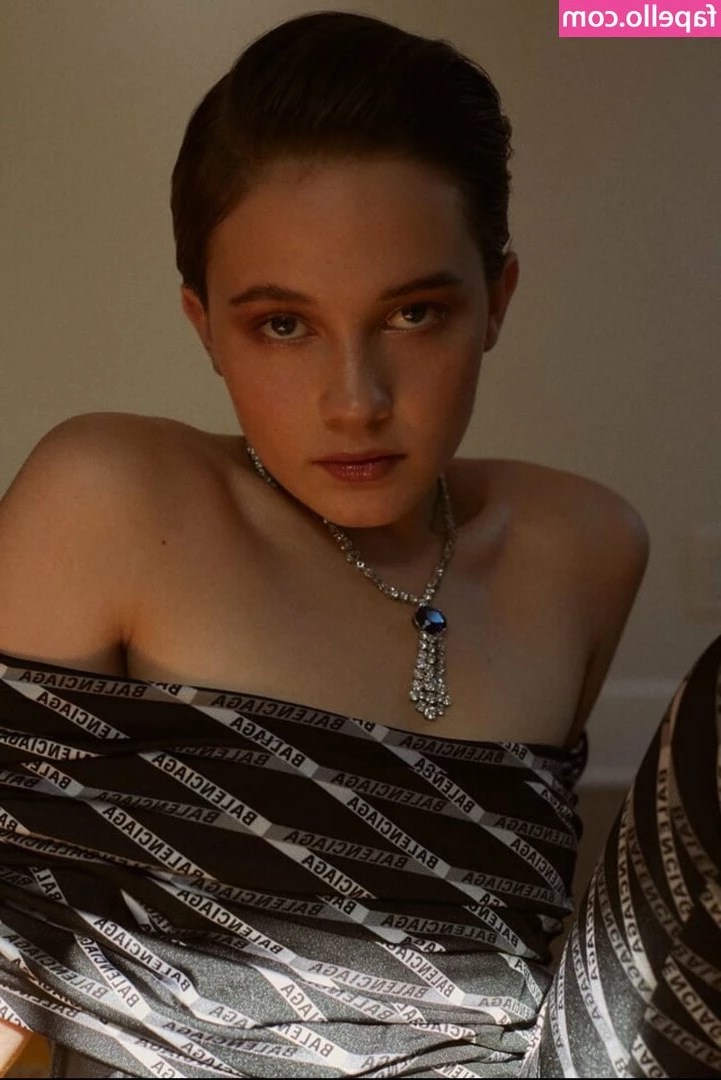 Cailee Spaeny [ cailee-spaeny ] - I love my butt 😈 do you? 🍑