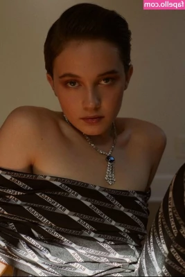 Cailee Spaeny [ cailee-spaeny ] - I love my butt 😈 do you? 🍑