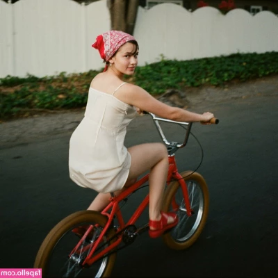 Cailee Spaeny [ cailee-spaeny ] - My stroll in Gainesville 💕