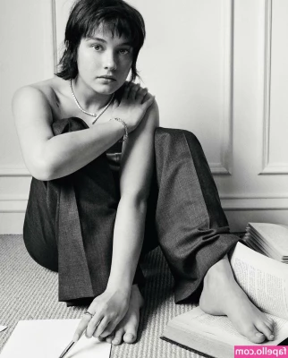 Cailee Spaeny [ cailee-spaeny ] - Waiting for you