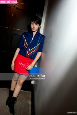 Cailee Spaeny [ cailee-spaeny ] - Do you like my dress? I’ll show you the front of it on my VIP