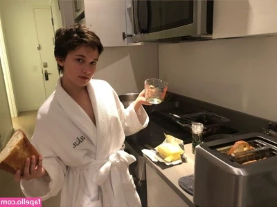 Cailee Spaeny [ cailee-spaeny ] - My boobs are so big and juicy atm