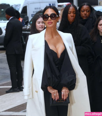 Nicole Scherzinger [ nicole-scherzinger ] - Do you want me to be your driver? 😊
